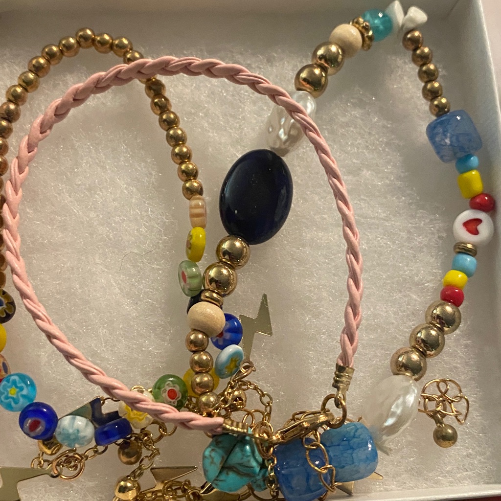 4 Small Wrist Brackets 20$